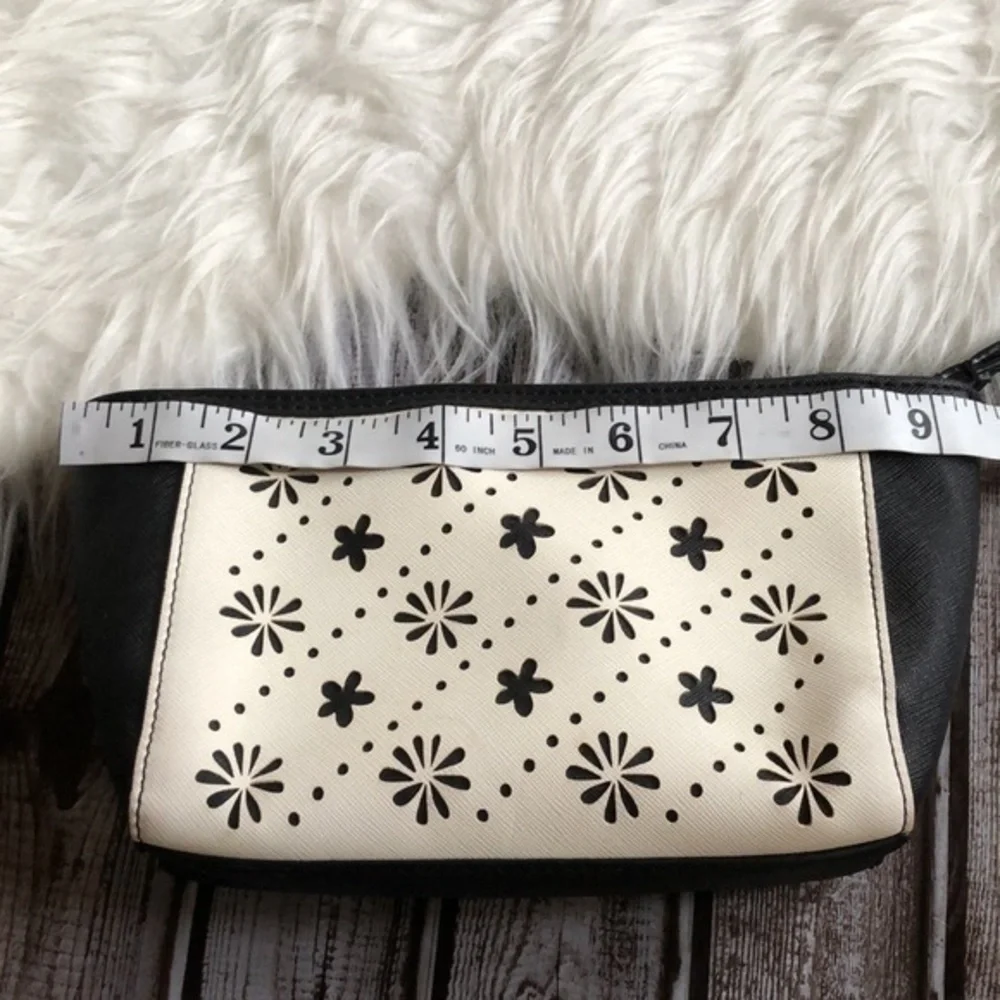 Vera Bradley black and cream color wristlet